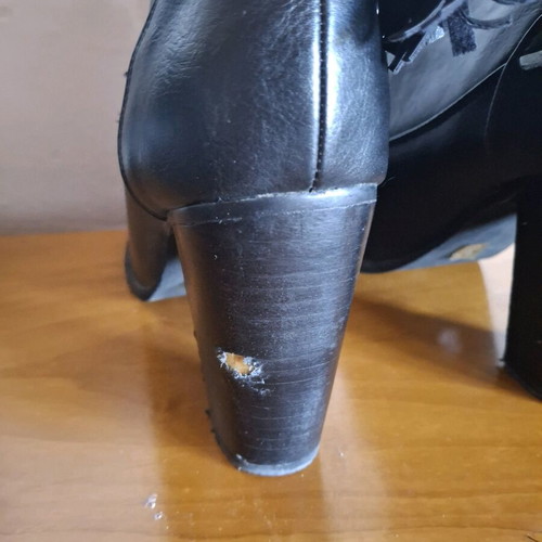 Women's boots used, black, size 39, with mark