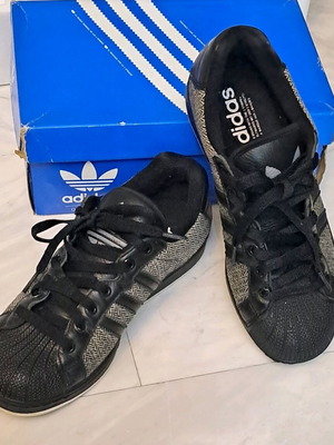 Adidas Superstar αθλητικά μεταχειρισμένα, μαύρο με ύφασμα herringbone
