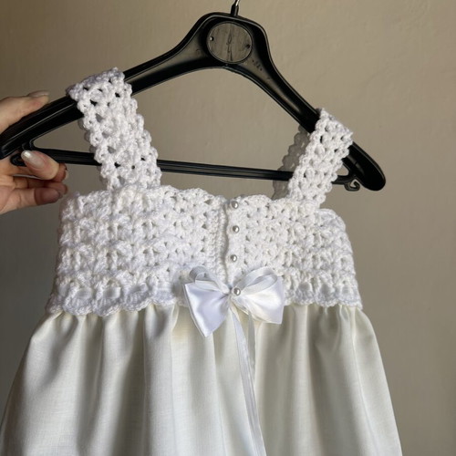 Baby dress from Vanilla Magnolia Boutique with accessories, new, 9-12 months