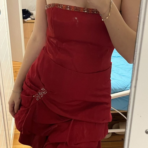 Mini skirt and bustier set like new, red