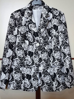 Floral Black and White Jacket XL like new