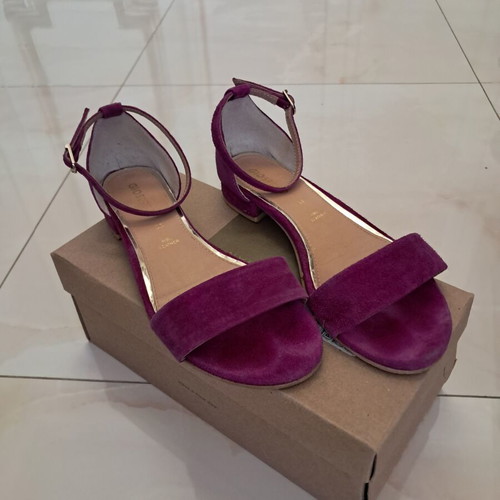 Gioseppo women's sandals like new, size 38, purple