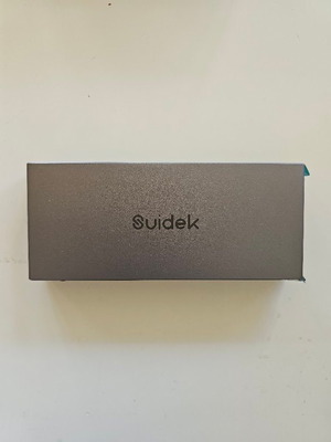 Suidek DisplayPort KVM switch for 2 computers and 2 monitors, 4K@60Hz, USB 3.0, aluminum