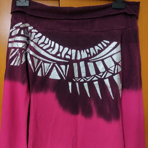 Lynne shoulders off blouse used, pink-purple with silver tribal, size S