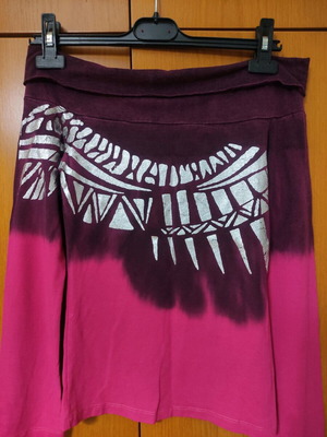 Lynne shoulders off blouse used, pink-purple with silver tribal, size S