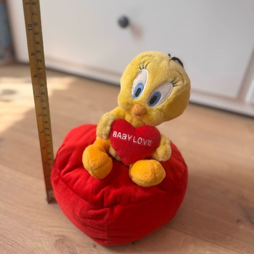 Tweety Bird Plush Toy 1999 like new, heart-shaped pillow