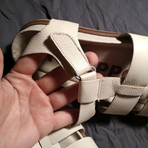Gioseppo leather sandals like new, size 38, beige