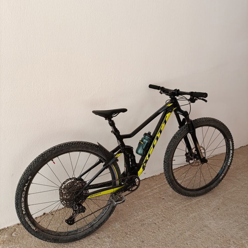 Scott Spark 2019 Mountain Bike Medium Size 29" Like New