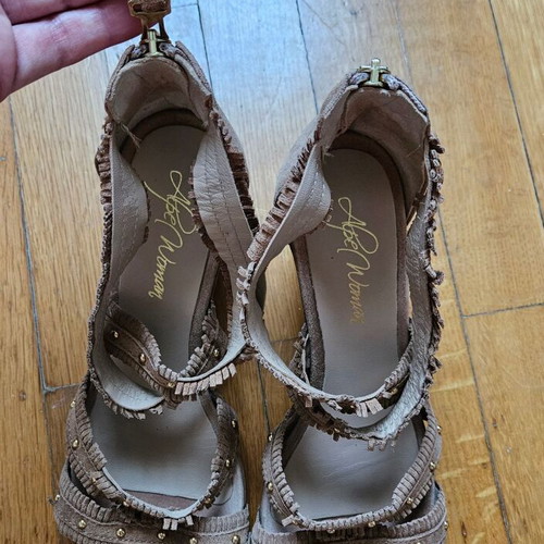 Alpe suede women's sandals size 39 like new, beige, 7 cm heel