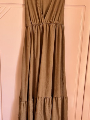 Long dress like new, brown, size M/L