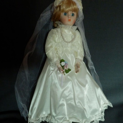 The Heritage Mint Ltd Collection porcelain bride doll, collectible