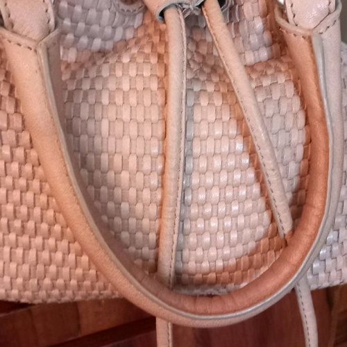 Uuterque leather pouch with strap