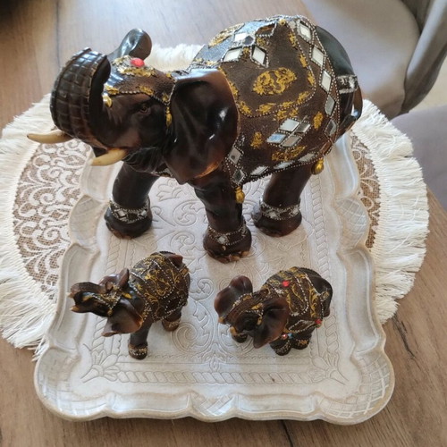 Wooden Feng Shui elephant set of 3 used with stones
