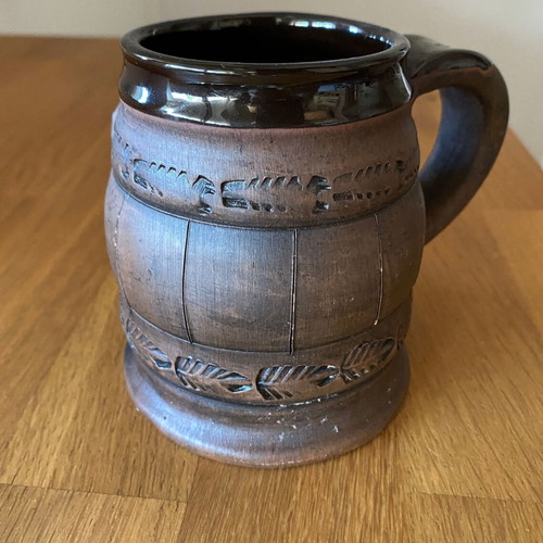 Handmade ceramic mug with embossed Prague monuments like new