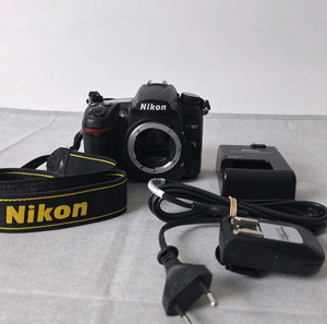 Επαγγελματική κάμερα  DSLR NIKON D7000 το σώμα μόνο ελεγμένη λειτουργική