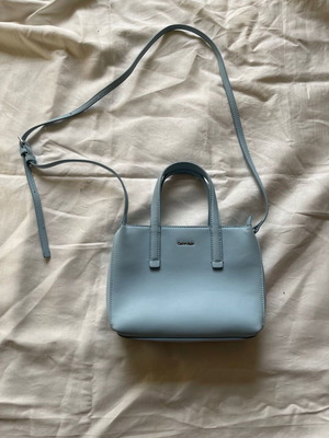 Calvin Klein Μικρή χιαστί τσάντα καινούργια, σιελ