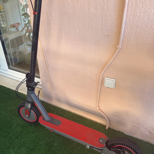 Ηλεκτρικό scooter m365 μεταχειρισμένο με πρόβλημα E0, λάστιχα 10”