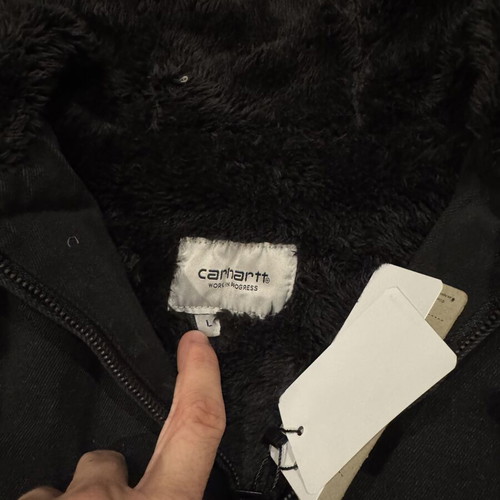 Carhartt J130 Fur Active Hooded Jacket like new, size L, black