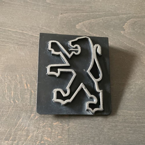 Peugeot 405 front emblem used