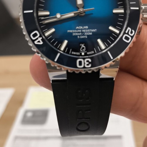 Oris Aquis Date Calibre 400 Automatic watch like new