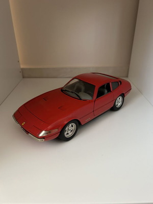 Ferrari 365 GTB/4 μοντέλο 1/18 μεταχειρισμένο