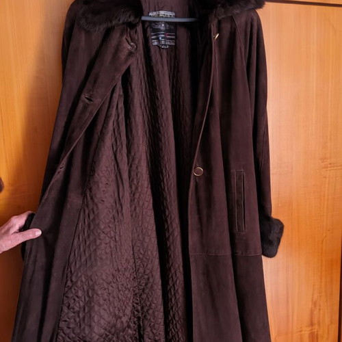 Leather coat with natural fur like new, Italian suede, fur collar and cuffs