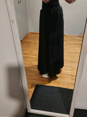 Long wide skirt new, black with nice shape