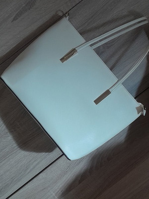 Women's shoulder bag beige like new