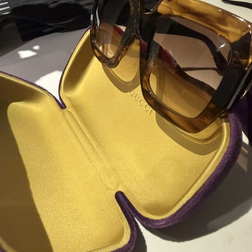 Gucci sunglasses like new, black and brown
