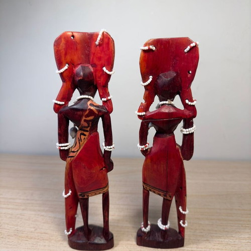 Set of handmade African figures used, 22 cm