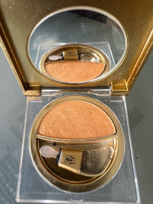 Guerlain Divinora eyeshadow used, gold color