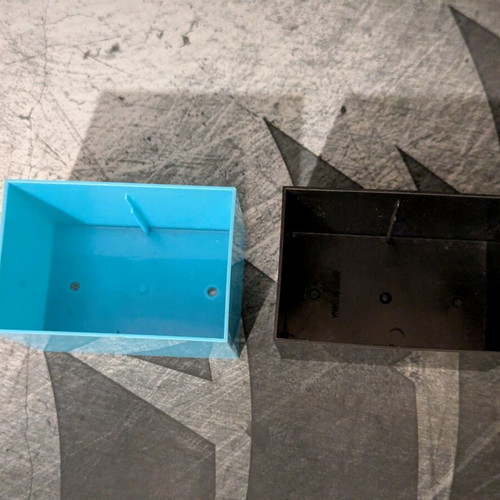 Plastic small boxes like new, pack of 2