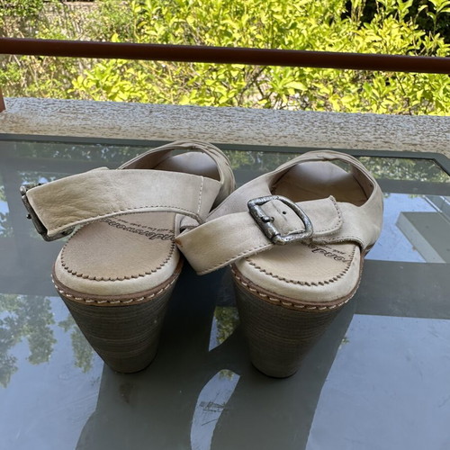 Wonders Leather Wedge Sandals like new, size 39, beige