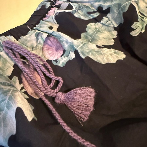 Ancient Kallos Crop Top size S like new, black and purple