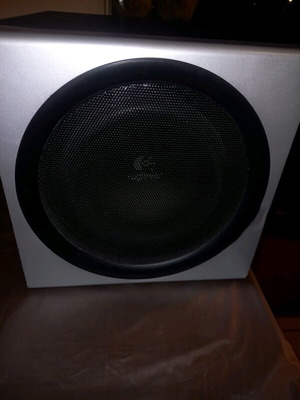Woofer με τα 2 ηχεία Logitech μεταχειρισμένα