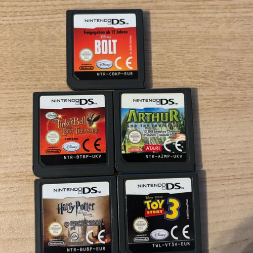 Set of 5 authentic Nintendo DS games like new
