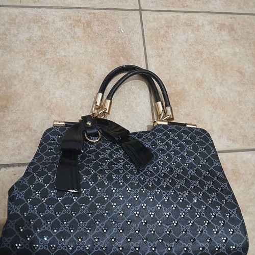 Black women's handbag, like new