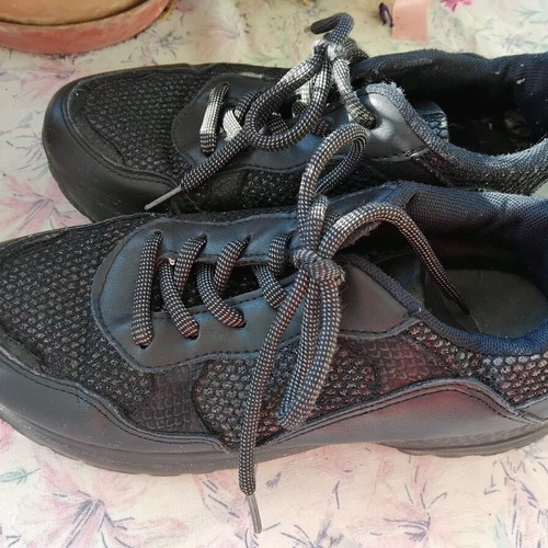 Black sneakers with rhinestones like new, size 39