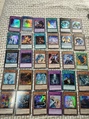 Yu-Gi-Oh 30 foil cards like new, pack