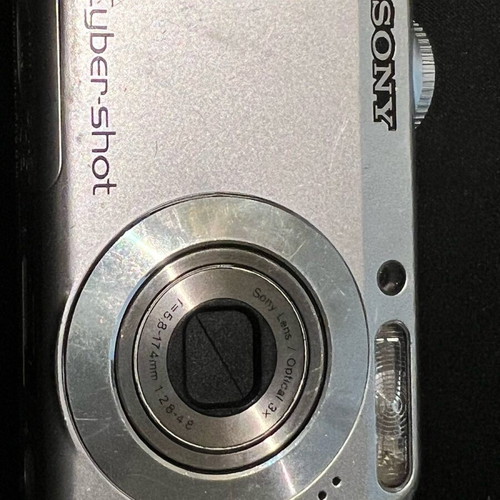 Sony DSC - S650 digital camera used, non-working for parts
