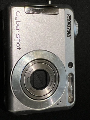 Sony DSC - S650 digital camera used, non-working for parts