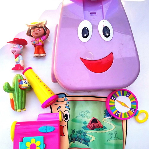 Dora Aventureira backpack like new with sound