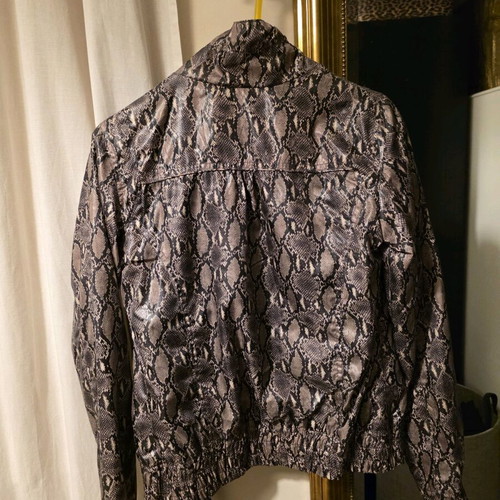Bershka jacket like new, size small, black and beige