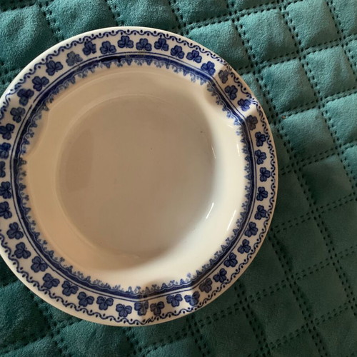 Brentwood ashtray like new with blue pattern