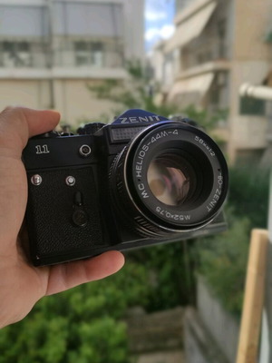 Φωτογραφική μηχανή Zenit 11 με φακό Helios 44M-4 μεταχειρισμένη