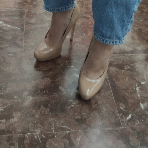 Guess patent leather beige pumps used, size 37.5-38