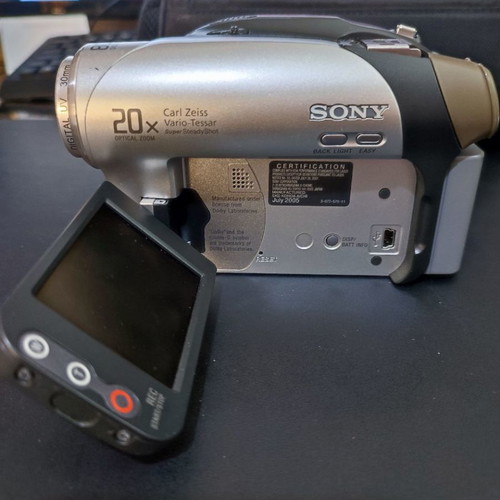 Sony DCR-DVD653E PAL DVD βιντεοκάμερα μεταχειρισμένη με 6 DVD-R δώρο