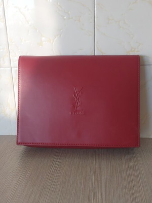 YSL Beauty μικρή τσάντα σαν καινούργιο, κόκκινη