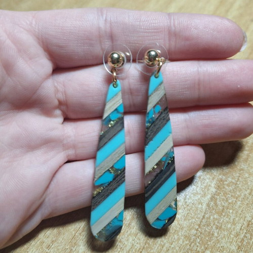 Turquoise earrings new with turquoise, brown and gold details