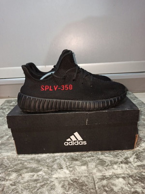 Adidas Yeezy Bred αθλητικά νούμερο 43 σαν καινούργια, μαύρα